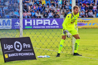 El arquero argentino arribó a Guayaquil para arreglar su vinculación a Barcelona.