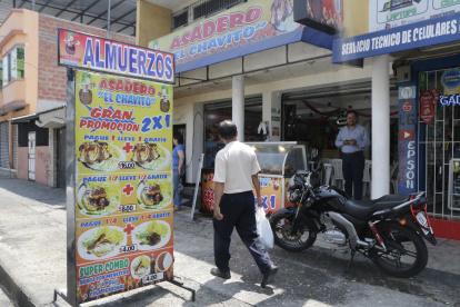 La venta de pollos en la ciudadela Huancavilca, al sur de la ciudad.

FECHA : 27/12/2019 

Agencia (ag-extra)