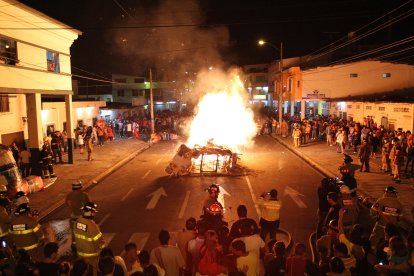 Varias son las afecciones que pueden generarse con la quema de monigotes. La recomendación es mientras más lejos, más protegido está.