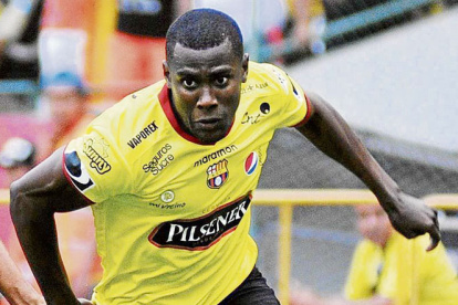 Marcos Caicedo no estaba en los planes de Barcelona, a pesar de que todavía tiene un contrato vigente.