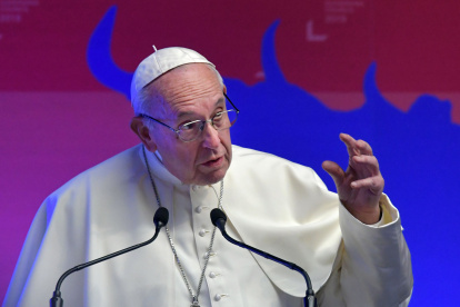 El papa se mostró visiblemente molesto, tras este suceso.