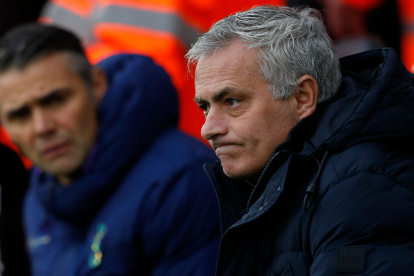 El entrenador del Tottenham luce inconforme luego del resultado contra el Southampton.
