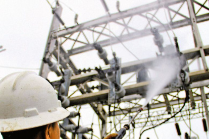 Las empresas públicas eléctricas CNEL Y Celec gastaron $ 450 millones en conjunto.