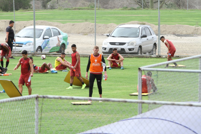 El golero Javier Burrai está llamado a convertirse en el candado de los canarios