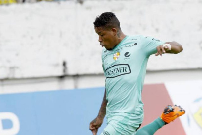 Arroyo suple la ausencia de Esterilla.