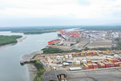 El Gobierno extendió el plazo del contrato a Contecon y dispuso una tarifa de 5 % para los privados.