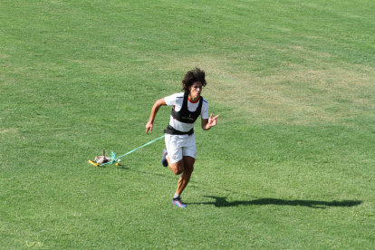 El zaguero central William Riveros trabajó a las órdenes del cuerpo técnico del Ídolo.