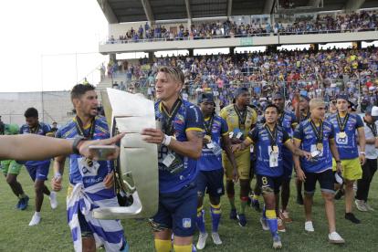 Delfín podría estrenar su título en la fiesta que prepara Barcelona.