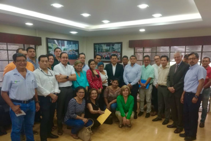 Hecho. Los residentes durante la reunión llevada a cabo este 6 de enero en el Municipio de Guayaquil.