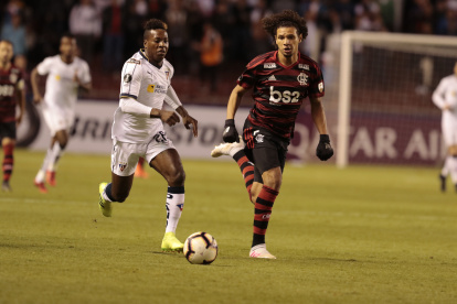 Jhojan Julio deberá movilizarse con muletas.