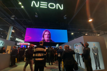 Estos asistentes humanos simulados, que aparecen en una pantalla, pueden aprender acerca de las personas para dar respuestas inteligentes y realistas, en milisegundos.