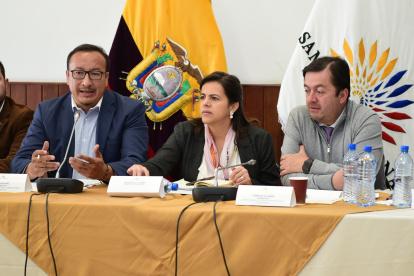 La ministra María Paula Romo presentó sus observaciones a la Ley de Tránsito y Transporte Terrestre