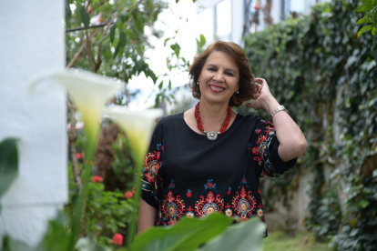 Rosalía Arteaga luego de ser peinada y maquillada por Augusto Viracucha (IG:@ ateliervisagismo).

12 de diciembre  2019
KARINA DEFAS 
Agencia (ag-expreso ag-extra ag-quito)