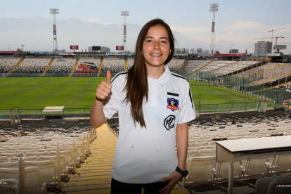 Vanessa Arauz fue presentada como entrenadora del equipo femenino del Colo-Colo chileno.