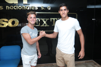 Robertino Insúa y Gonzalo Alfaro Moreno, refuerzos de Liga de Portoviejo en la temporada que está por iniciar.