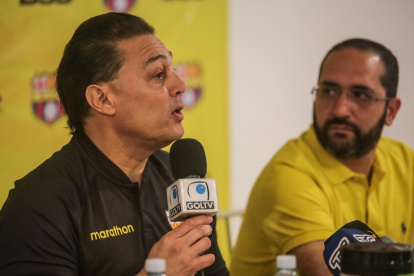 Carlos Alfaro dijo estar sorprendido por el reclamo de Michael Arroyo.