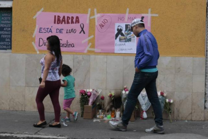 La horda quemó las pertenencias de algunos extranjeros y los obligaron a dejar los lugares donde residían.