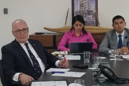 Gallegos-Anda (izquierda, con anteojos) asumió el cargo este 14 de enero de 2020.