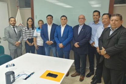 Los integrantes del nuevo directorio de la Federación Deportiva del Guayas.