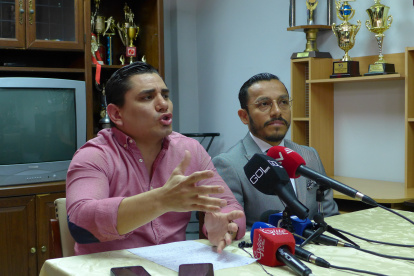 Roberto Ibáñez (i) fue elegido presidente de Fedeguayas, pero se interpuso un recurso de apelación a dicho acto.