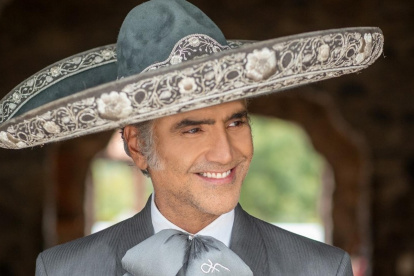 El cantante además del mariachi es reconocido por sus potentes baladas.