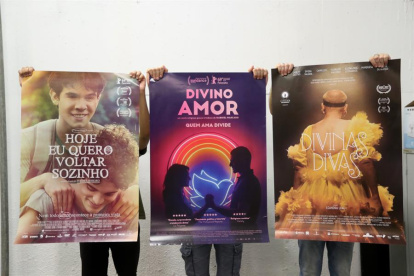 Vista de varios carteles de la exposición "Censura en cartelera", que retrata algunos "temas provocadores y espinosos para el Gobierno actual".