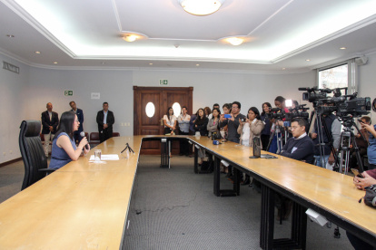 Verónica Artola, la gerente general del Banco Central del Ecuador, informa las cifras oficiales de pérdidas del paro de octubre de 2019.