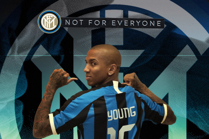 Young dejó el Manchester United para aventurarse en el fútbol italiano.