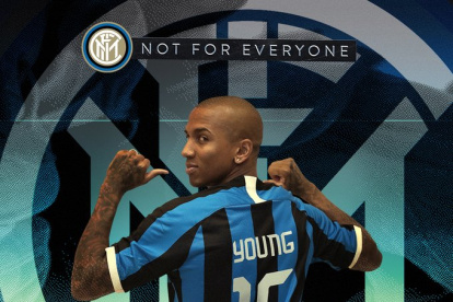 Young dejó el Manchester United para aventurarse en el fútbol italiano.