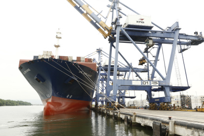 Potencia. Esta nave tiene una capacidad total de 13.892 contenedores (TEU’S) y un calado de 14,2 metros