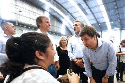 La crisis económica que azota a la Argentina generó en los últimos meses un aumento de la pobreza, que alcanza a más de un tercio de la población, y del desempleo.