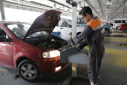 Hecho. Según la ANT, 40 cantones cuentas con centros de revisión vehicular autorizados.