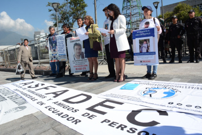 Los familiares de personas desaparecidas y extraviadas realizaron plantones en las afueras de la Asamblea