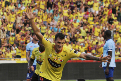 Juan Ignacio Dinenno celebra uno de los goles que logró con Barcelona en el 2018.