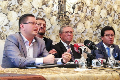 Los colectivos ciudadanos pedían que la Asamblea se allane a todas las observaciones que hizo el Ejecutivo a la reforma electoral.