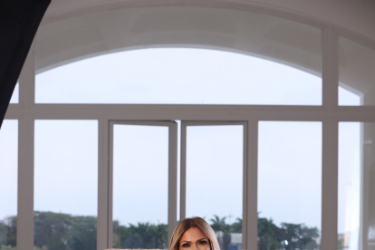 Luce vestidos para actos protocolarios, pero si es por comodidad, el jean es su mejor aliado en jornadas que pueden durar 18 horas diarias.