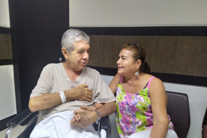 Denny Mendoza le repite siempre a su esposa Flor, que es su pecho late "un corazón de oro"