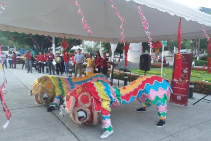 Evento. La danza del dragón fue parte de la jornada cultural.