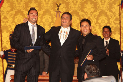 Esteban Dreer (i) y Matías Oyola (d) son dos de los tantos futbolistas extranjeros que obtuvieron la nacionalidad ecuatoriana en los últimos años.