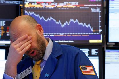 La bolsa siente los efector de la crisis de salud en China.