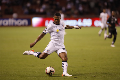 Antonio Valencia ha elevado su nivel con la camiseta del elenco azucena.