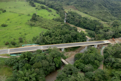 Hidalgo e Hidalgo estuvo a cargo de la intervención del corredor vial Villagarzón-San José de Fragua (Caquetá), por $ 18.935 millones de pesos.