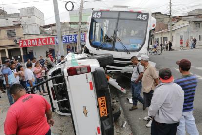 Abusar de la velocidad dificulta controlar el vehículo.