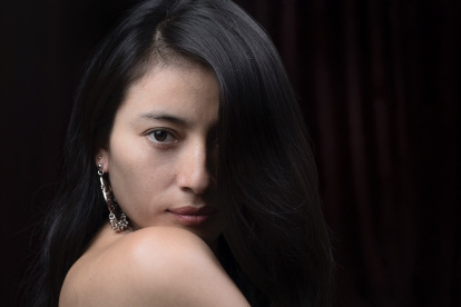 Mariela es cantante, autora y compositora.