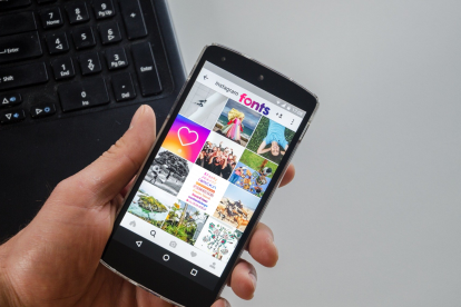 Si busca destacar en las redes sociales también puede destacar por las fuentes que usa en sus textos.