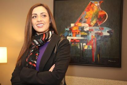 La cantante ecuatoriana Paulina Aguirre dará voz a los migrantes latinos en una celebración posterior a la gala los premios de la Academia.