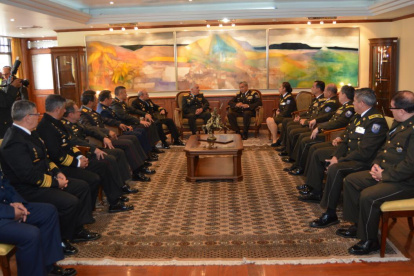 La cúpula policial visitó al jefe del Comando Conjunto Luis Lara.