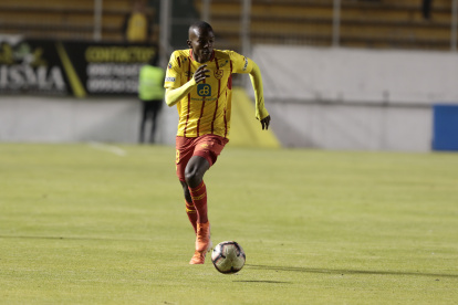 El mediocampista surfrió una rotura de ligamento en la rodilla.