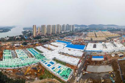 WUHAN. El hospital Huoshanshen atiende desde hoy en esta ciudad, epicentro de la pandemia del coronavirus.