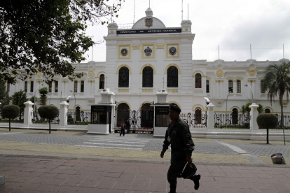 El Ministerio de Defensa es una de las entidades que más gasta por la contratación de seguros.